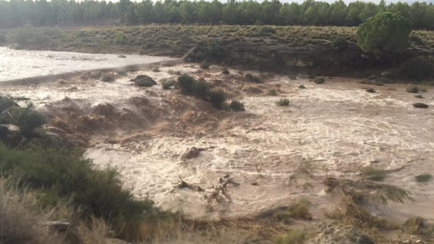 La rambla de Minateda justo antes de unirse en el río Mundo. Foto: Carlos Marchena/ publicada por Meteo Hellín.