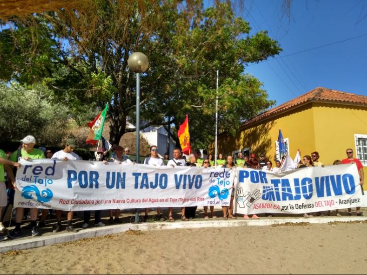 La Plataforma de Toledo en Defensa del Tajo llevó su protesta a Portugal