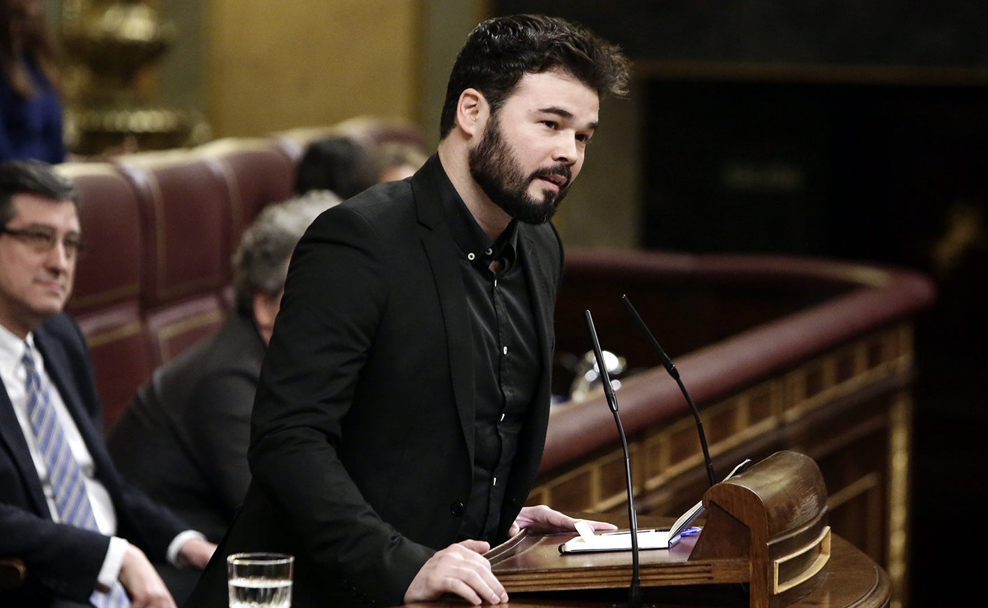 Gabriel Rufián, diputado de ERC, ha sido invitado a las fiestas de un pueblo de Cuenca, os explicamos por qué.