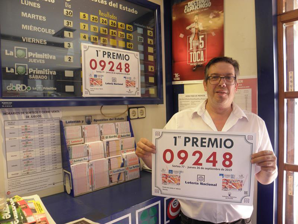 Este primer premio ha sido vendido en el punto de venta de la Plaza Mayor de Horche.