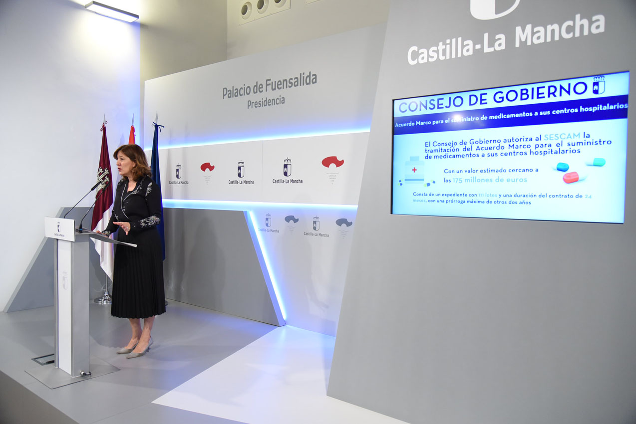 Sescam La portavoz del Gobierno de CLM, Blanca Fernández, explicando los acuerdos alcanzados por el Consejo de Gobierno.