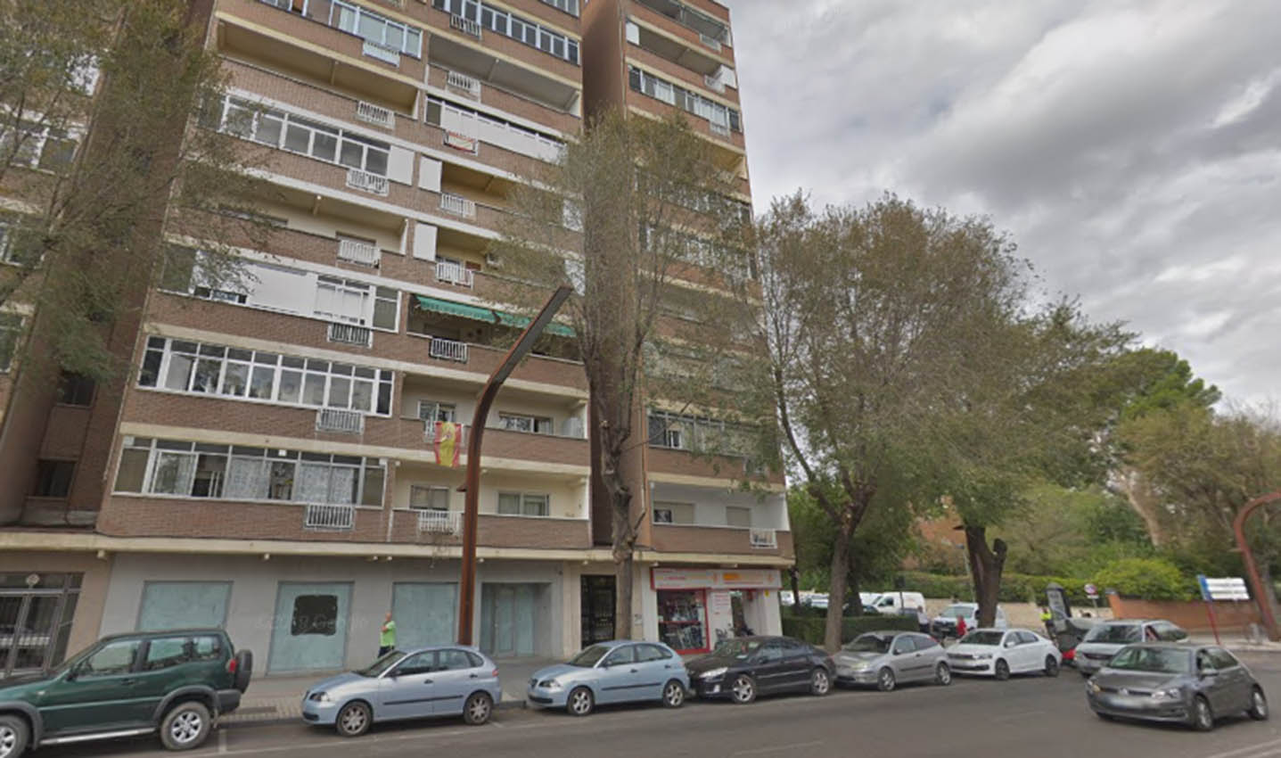 El incendio se ha producido en una vivienda de la segunda planta del edificio situado en el número 40 de la calle Toledo, en Guadalajara.