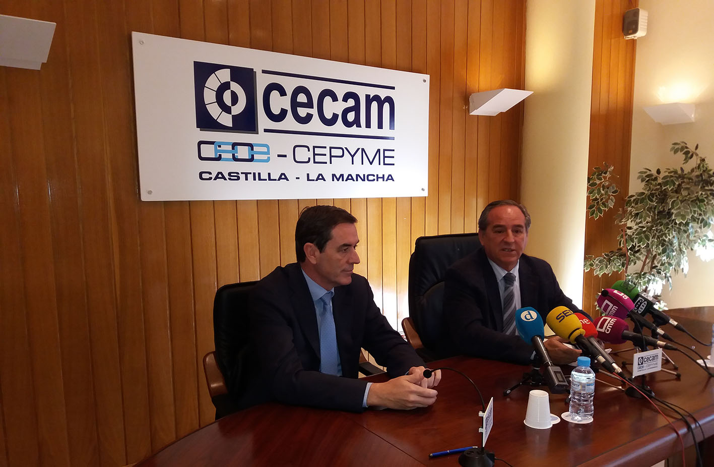 Félix Peinado y Ángel Nicolás, secretario general y presidente de Cecam.