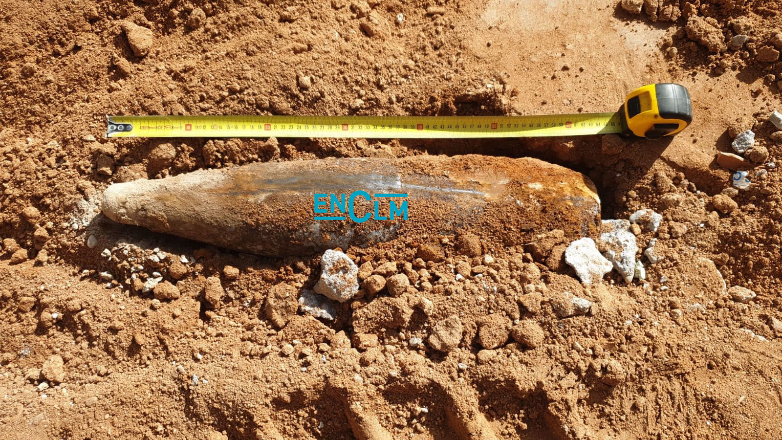 La bomba de la Guerra Civil, de 63 centímetros, ha aparecido en una obra de la avenida General Villalba, en Toledo.