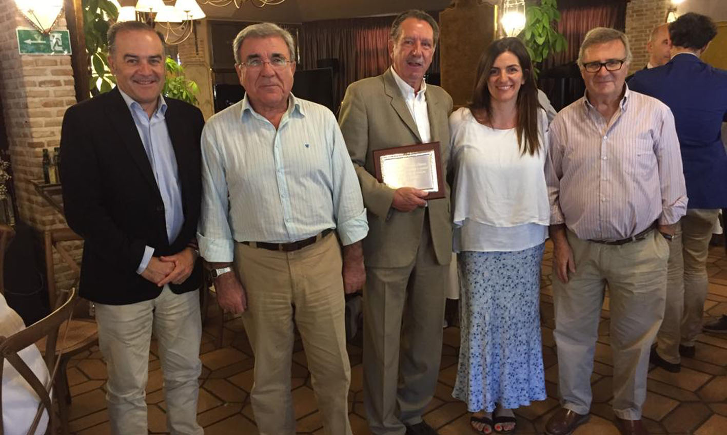 Enrique Carrascosa, en el centro, junto a José Julián Gregorio, César Gómez Benayas, Natalia Tutor y Arturo García-Tizón.