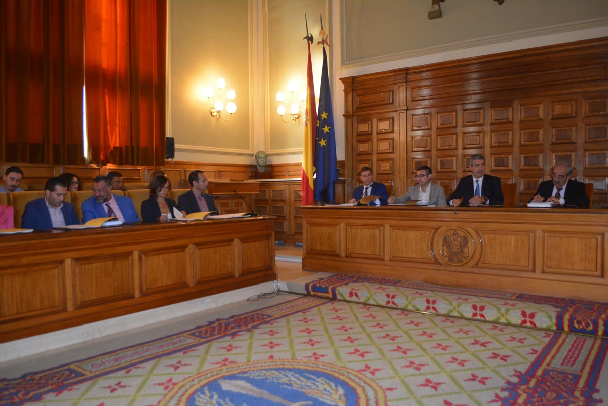 Imagen del Pleno Extraordinario en la Diputación de Toledo