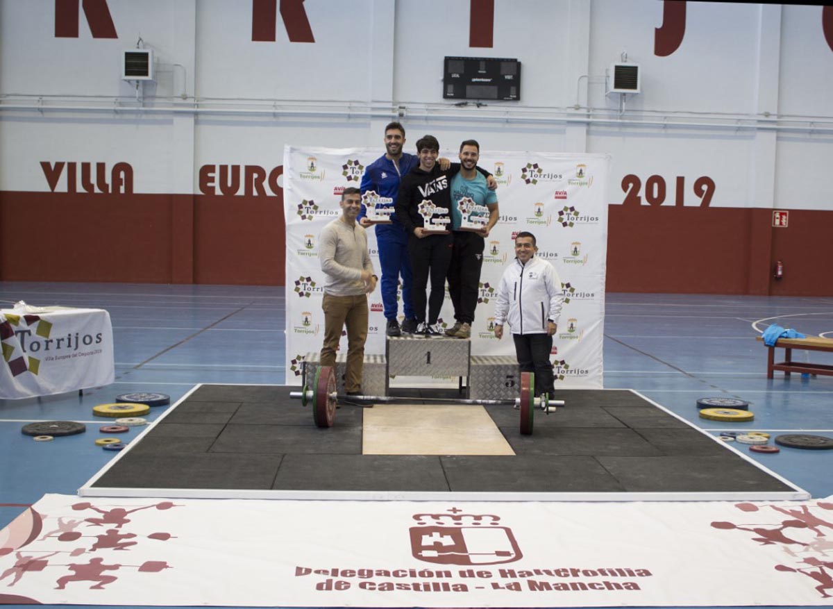 Podio masculino en la Liga Nacional de halterofilia celebrada en Torrijos