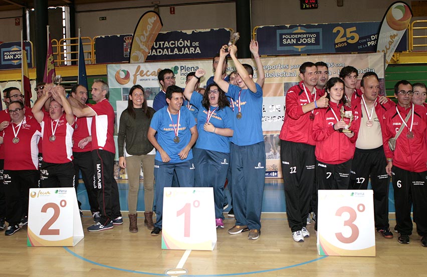 Foto de familia del torneo de Fecam