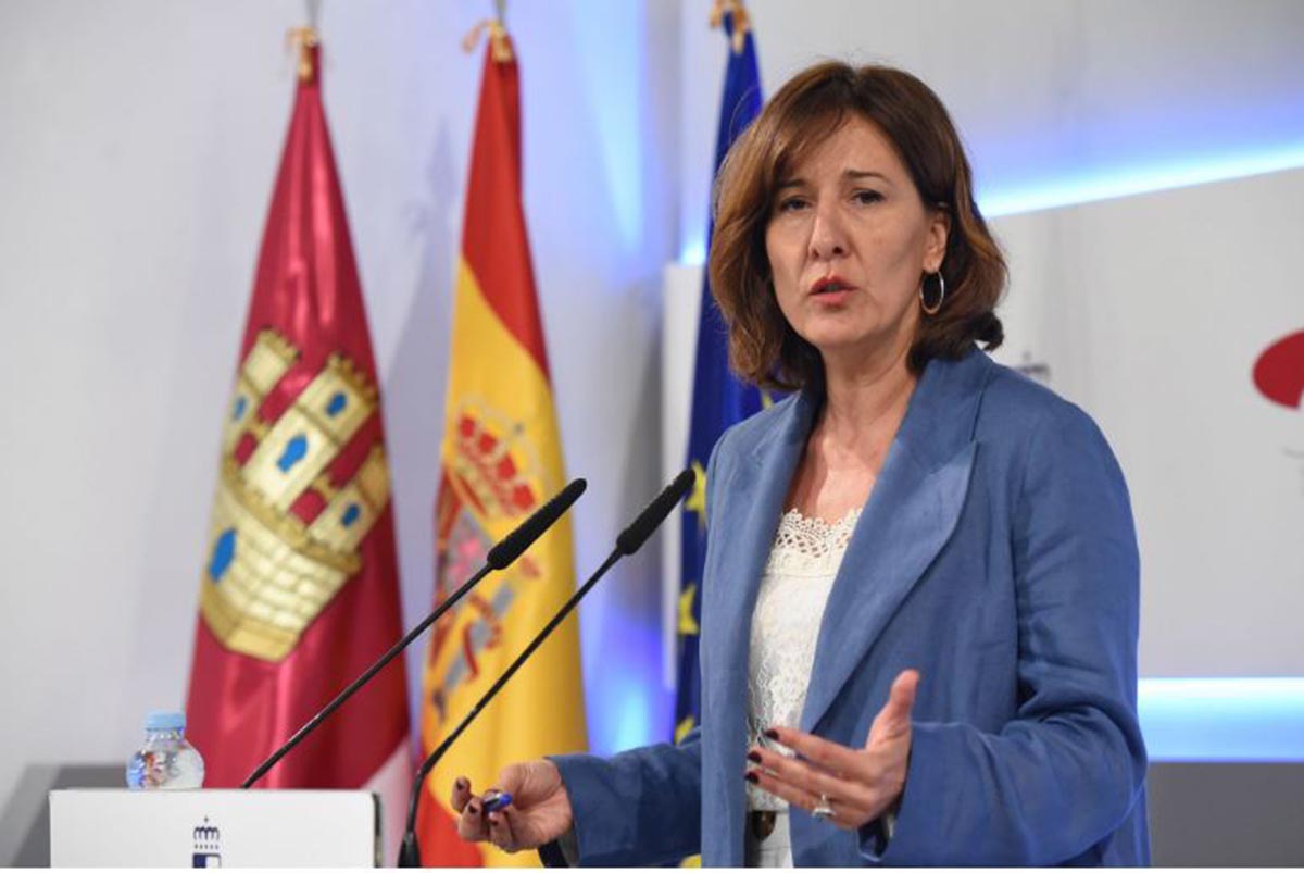 Blanca Fernéndez, informando de la conversión de los contratos temporales en indefinidos