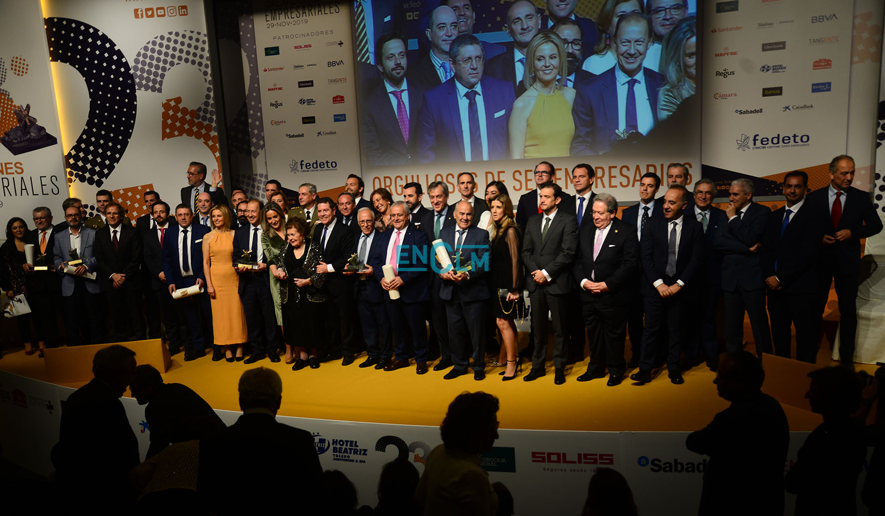 Foto de familia de galardonados, patrocinadores y representantes institucionales de los Premios de Fedeto de 2019. Este año no se podrá ver esta foto debido a la pandemia.