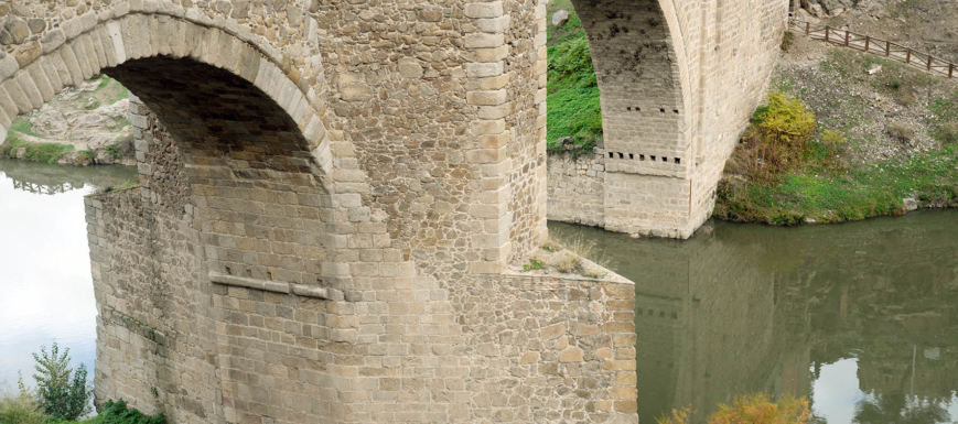 Así luce el Puente de Alcántara.