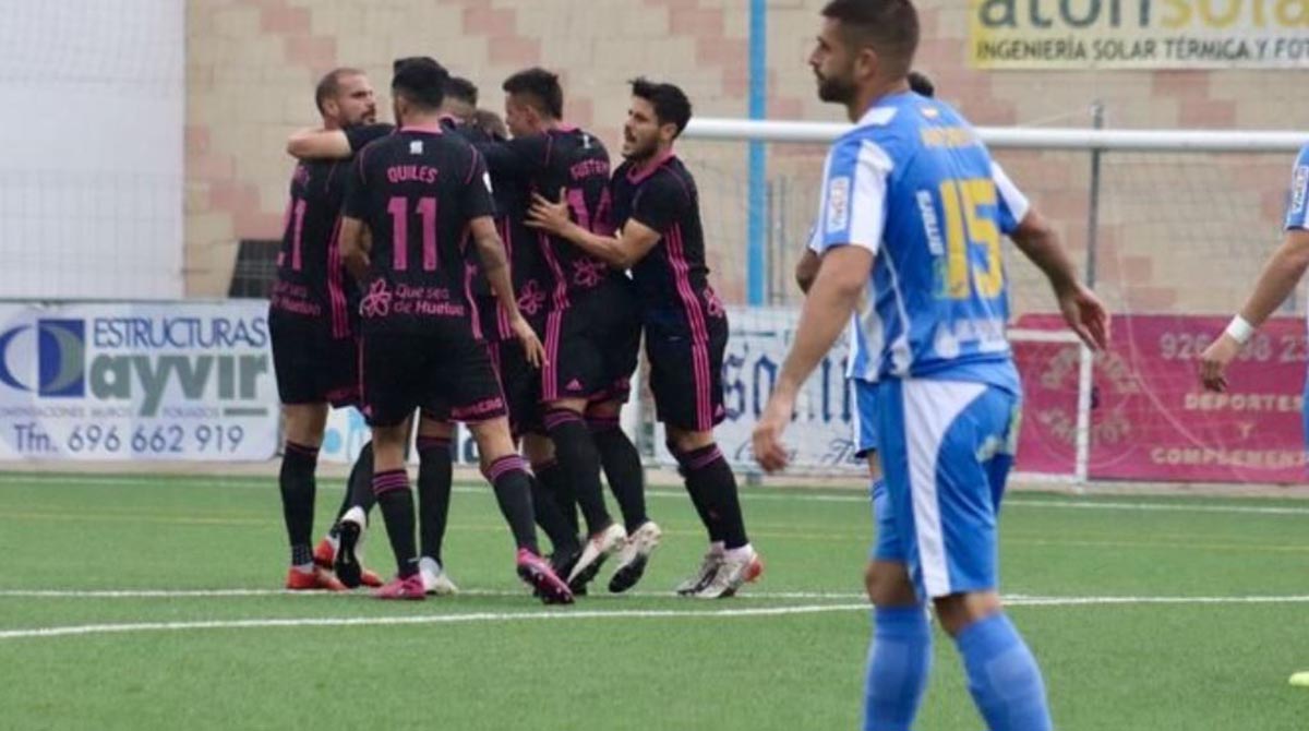 El Recreativo de Huelva, festejando uno de sus dos goles al Formac Villarrubia