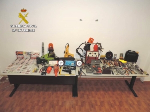 Efectos intervenidos a tres personas que robaban presuntamente en la provincia de Ciudad Real