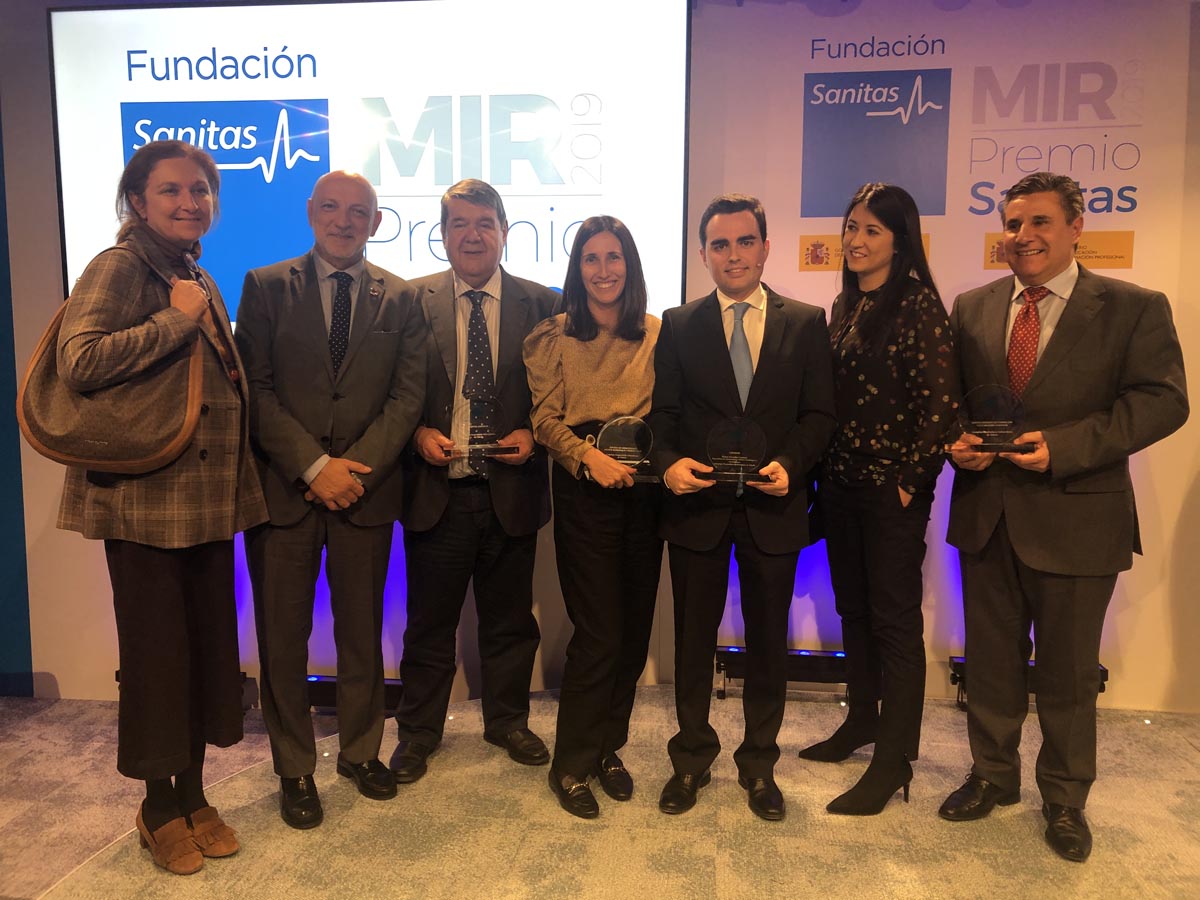 Foto de los premiados del Complejo Universitario de Toledo por la Fundación Sanitas