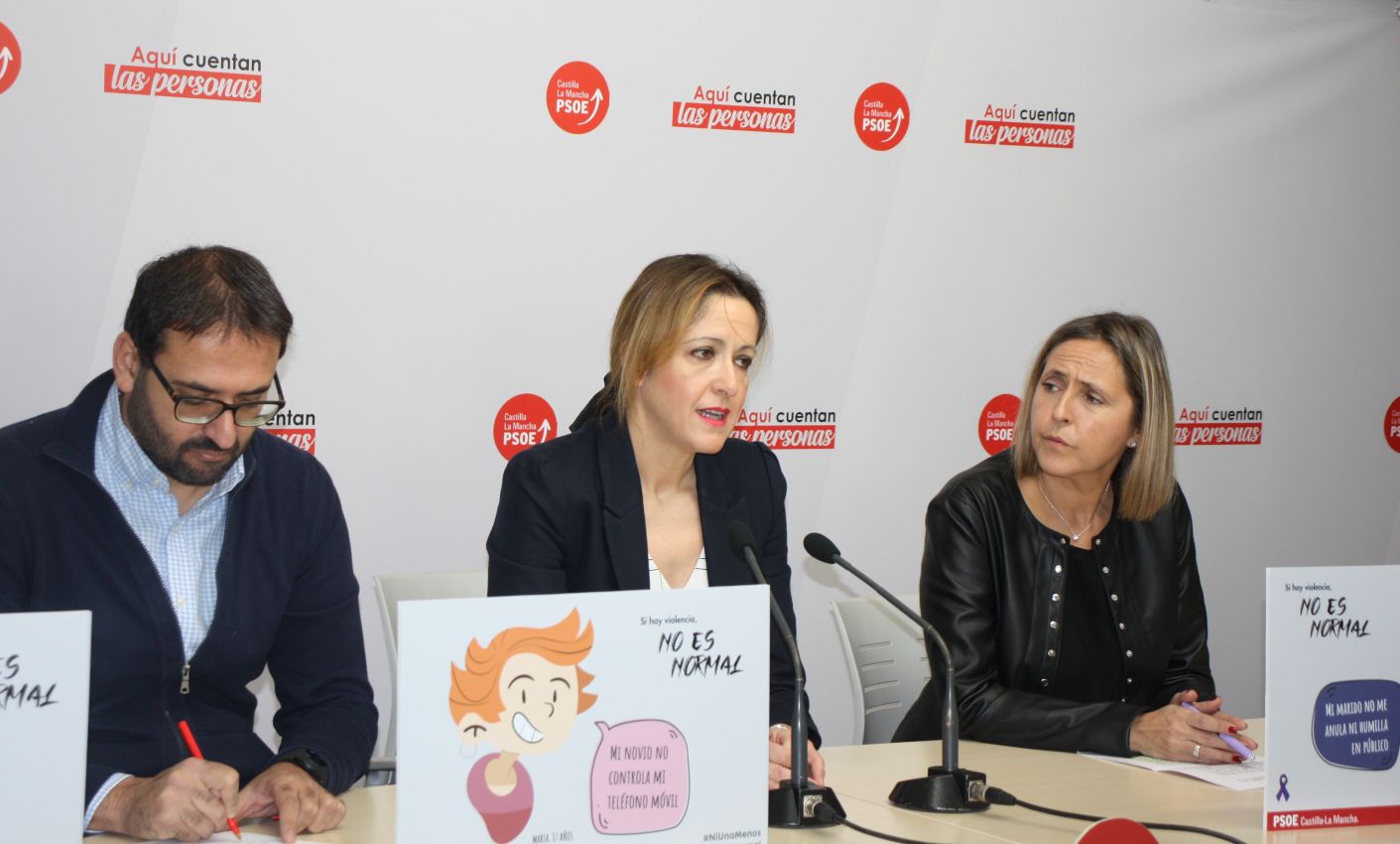 Sergio Gutiérrez, Cristina Maestre y Montserrat Muro presentando a campaña del PSOE de CLM contra la violencia machista.