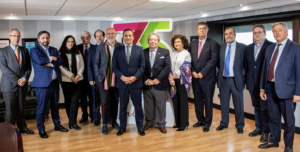 Miembros de Cofares y Cofarta, durante la firma del acuerdo.