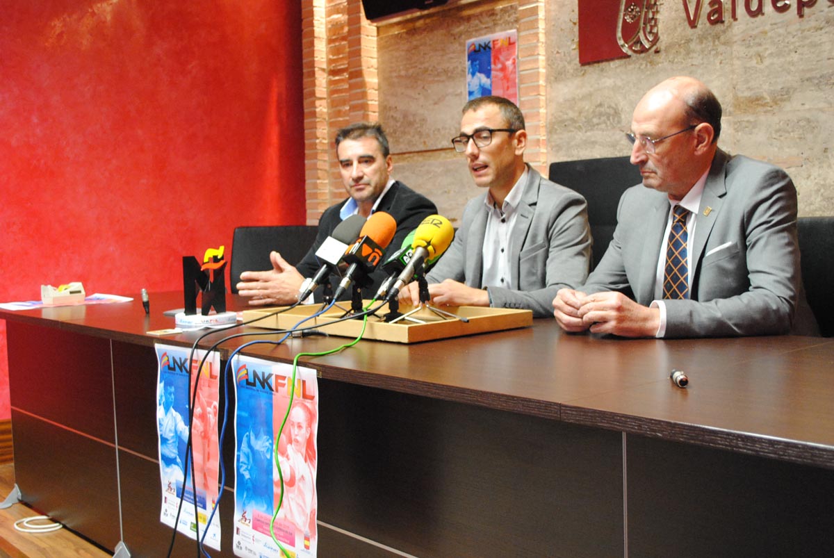 Presentación de la Liga Nacional de Kárate en Valdepeñas