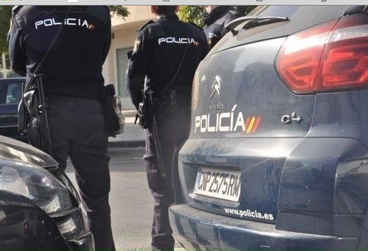 La Policía Nacional detuvo a tres personas por suplantar supuestamente la identidad de dos víctimas