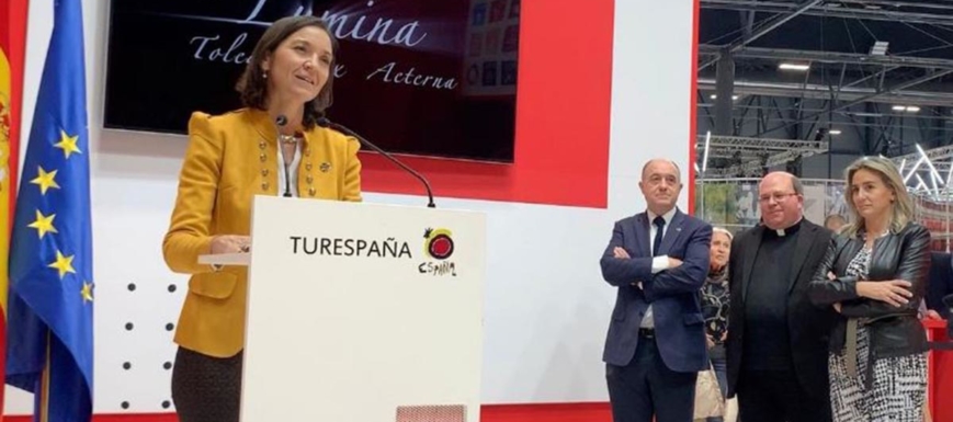 La ministra Reyes Maroto, presentando "Lumina" en Fitur