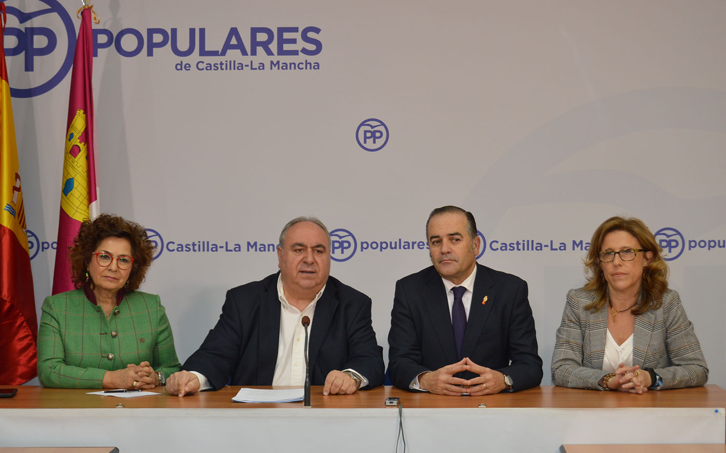 De izquierda a derecha, Carmen Riolobos, Vicente Tirado, José Julián Gregorio y Pilar Alía.