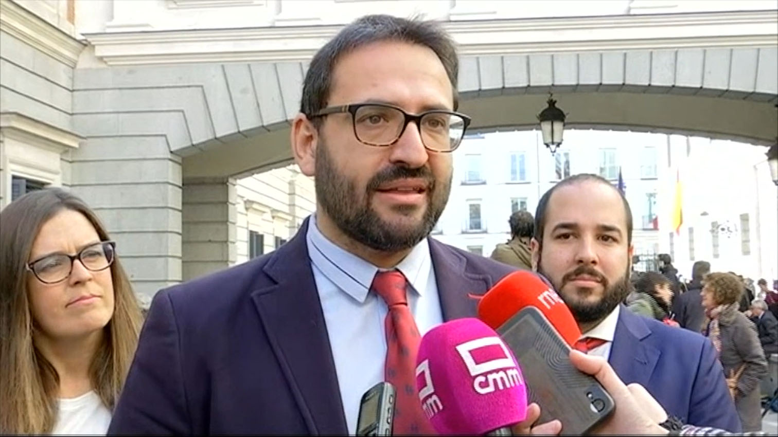 Sergio Gutiérrez antes de comenzar la sesión de investidura en el Congreso de los Diputados.