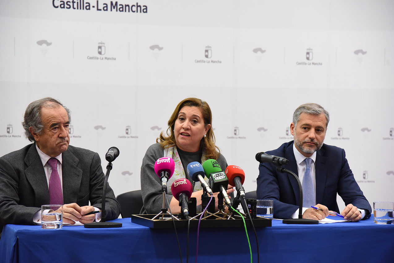 Presentación de un concurso de cuentos organizado por la Junta y Puy du Fou. En el centro, la consejera de Educación, Cultura y Deportes, Rosana Rodríguez.