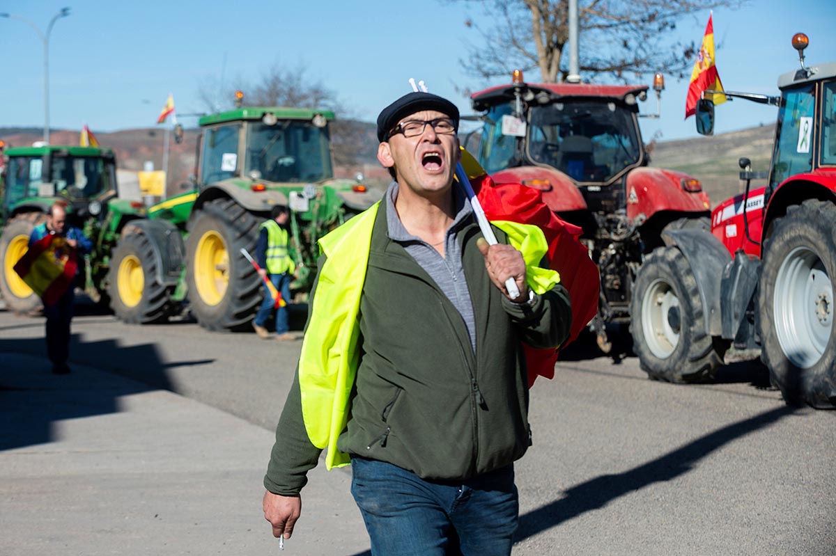 Tractoristas en Molina de Aragón gritando un SOS