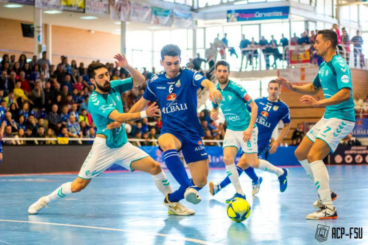 Partido entre el Viña Albali Valdepeñas y el CA Osasuna Magna.