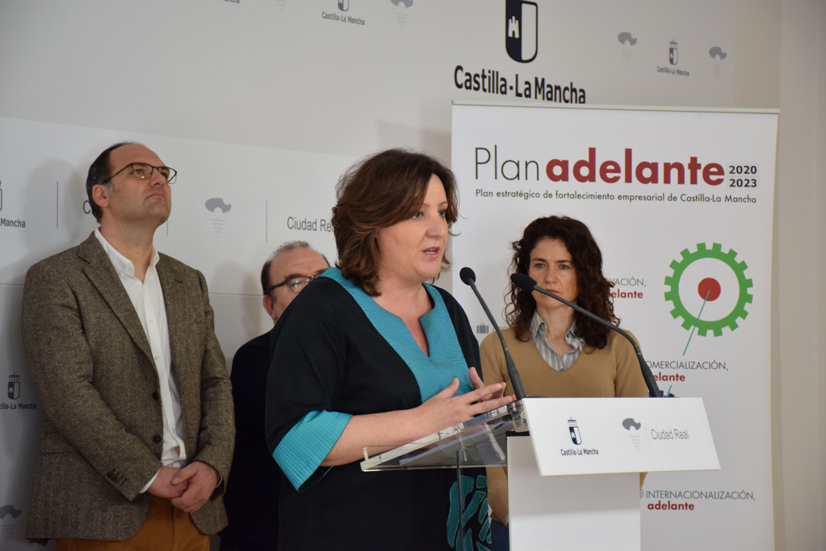 Patricia Franco en la presentación de las líneas estratégicas del nuevo Plan Adelante.