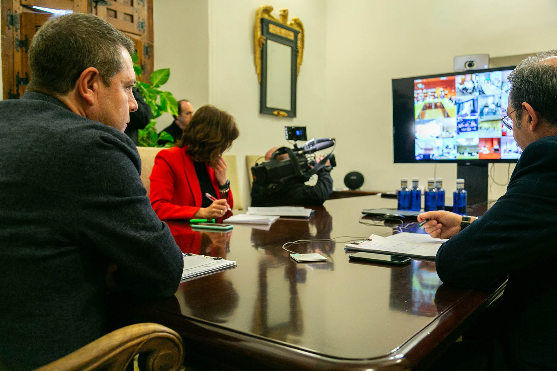 Reunión por videoconferencia de Page y el consejero de Sanidad con los dirigentes del Sescam.