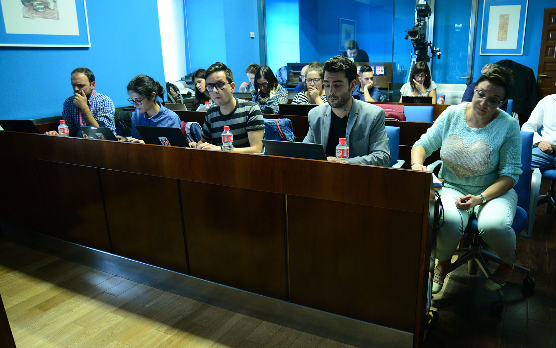 Periodistas de Toledo durante un Pleno en las Cortes de Castilla-La Mancha.