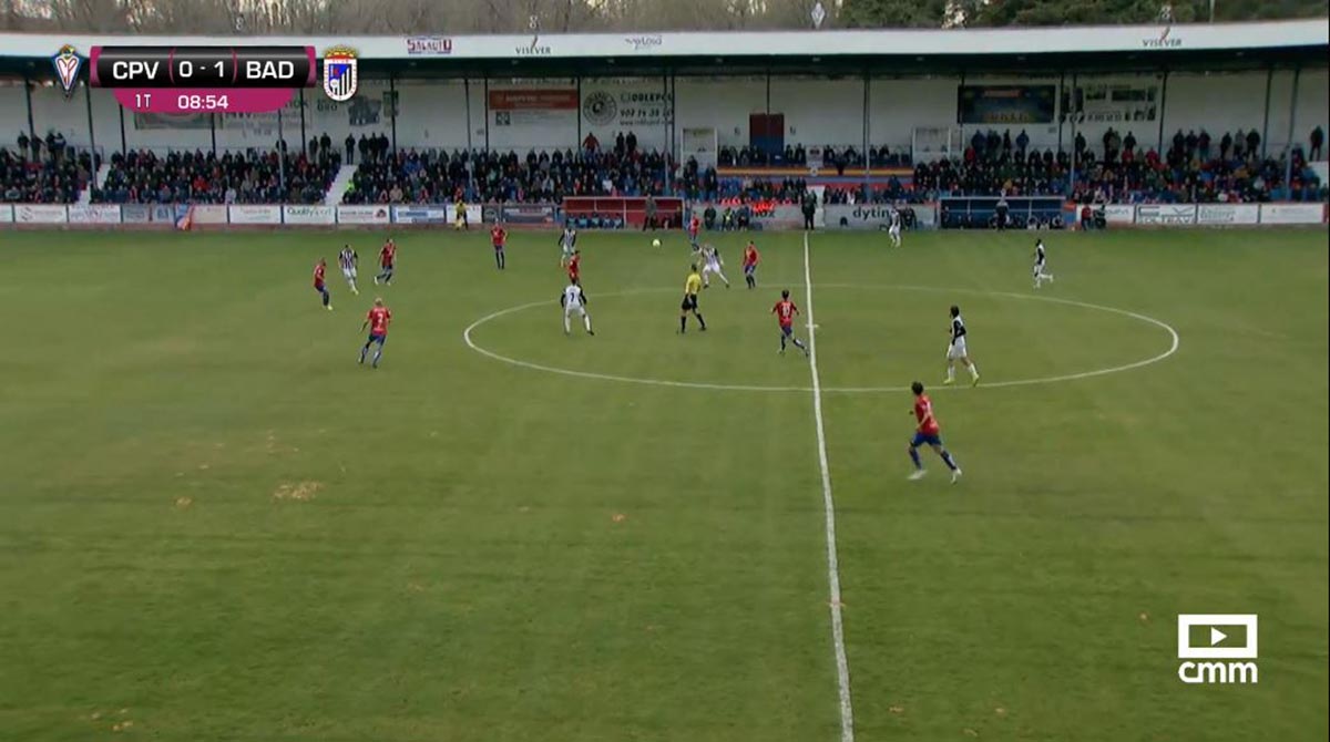 Lance del partido entre el Villarrobledo y el Badajoz