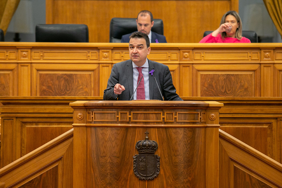 Intervención del consejero de Agricultura en las Cortes de CLM.