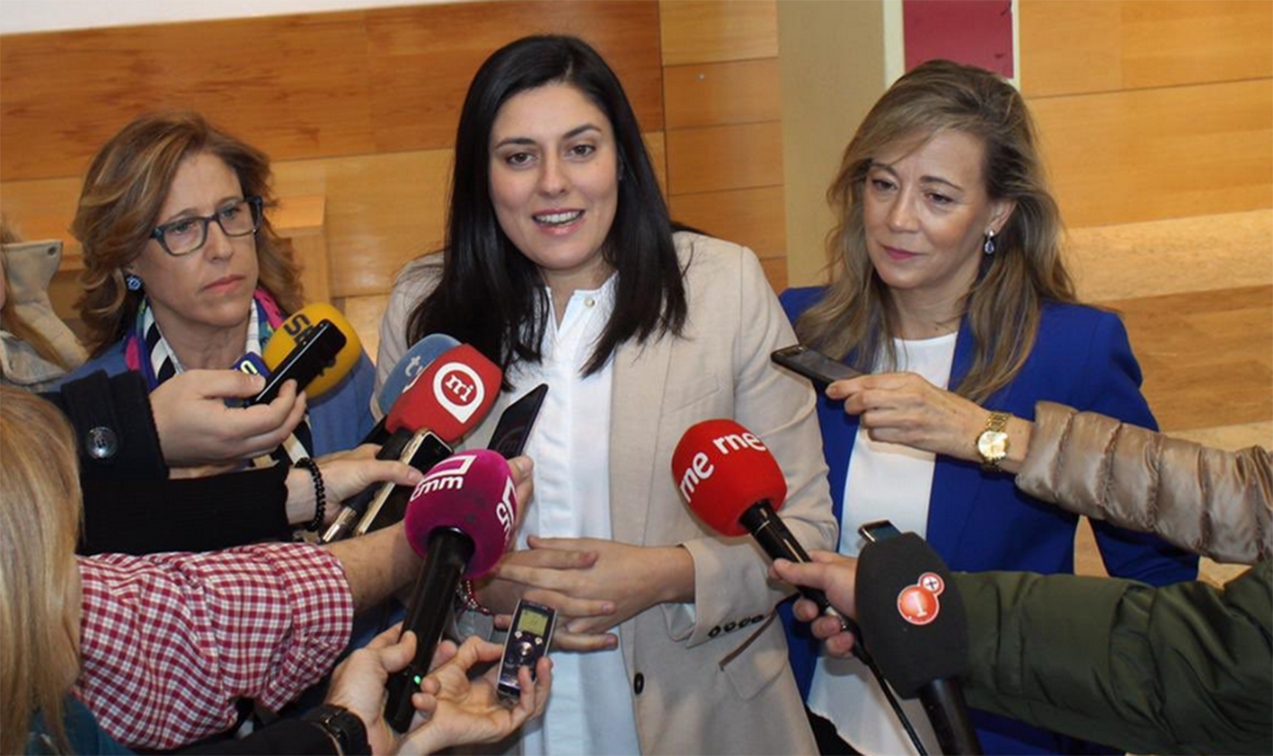 Beatriz Jiménez, en el centro de la imagen, diputada del PP por la provincia de Cuenca en el Congreso.