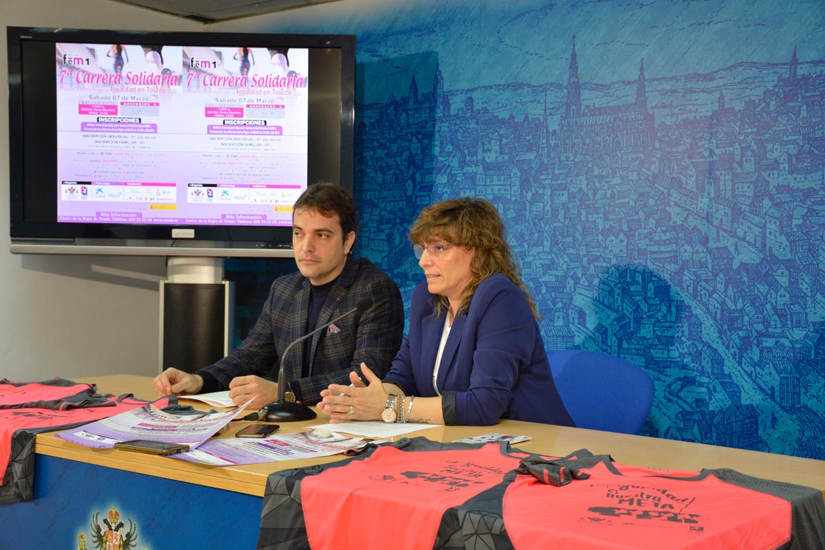 Pablo García y Ana Abellán, presentando la Carrera Solidaria Hombres y Mujeres por la Igualdad de Toledo