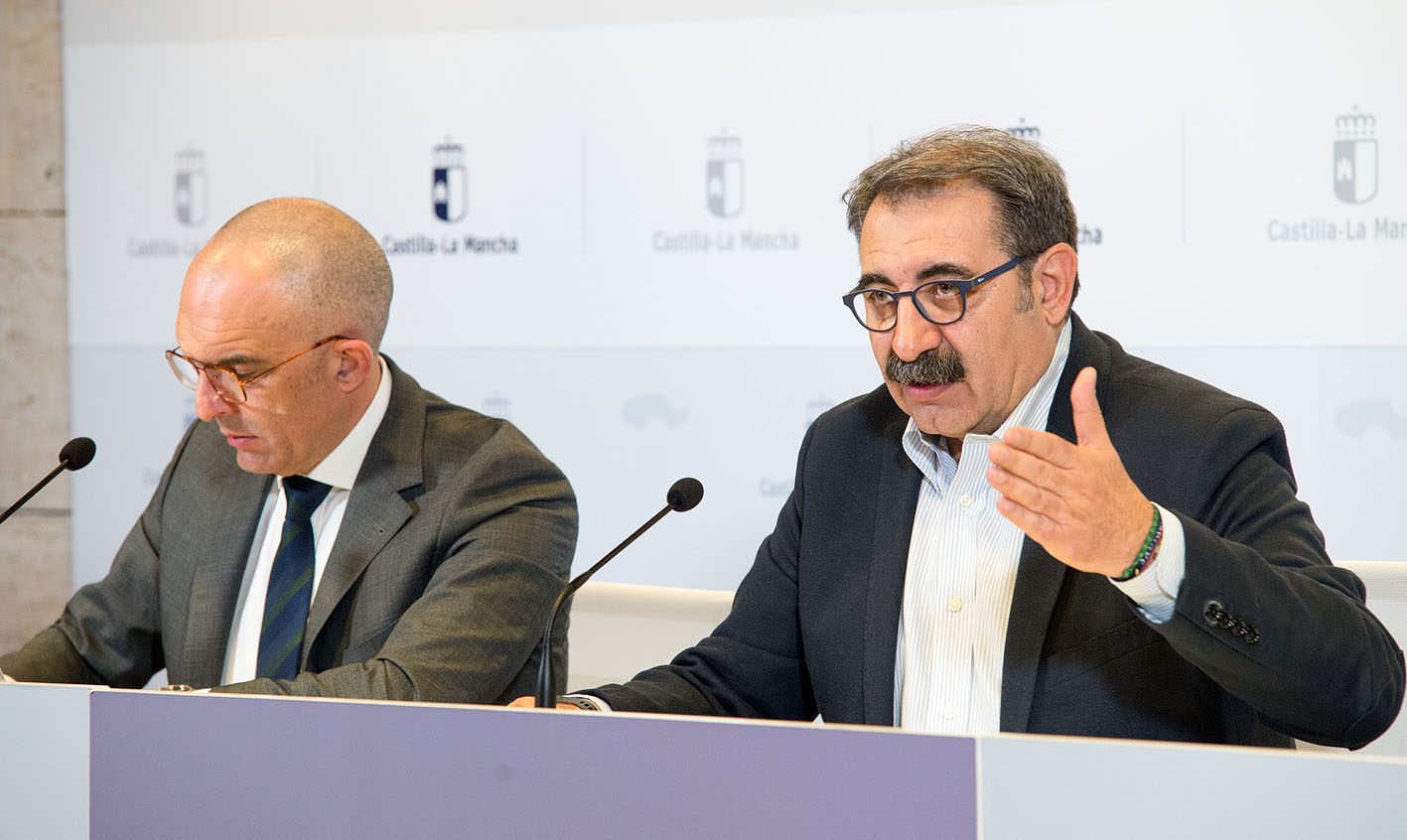 Juan José Camacho, director general de Salud Pública; y Jesús Fernández Sanz, consejero de Sanidad.