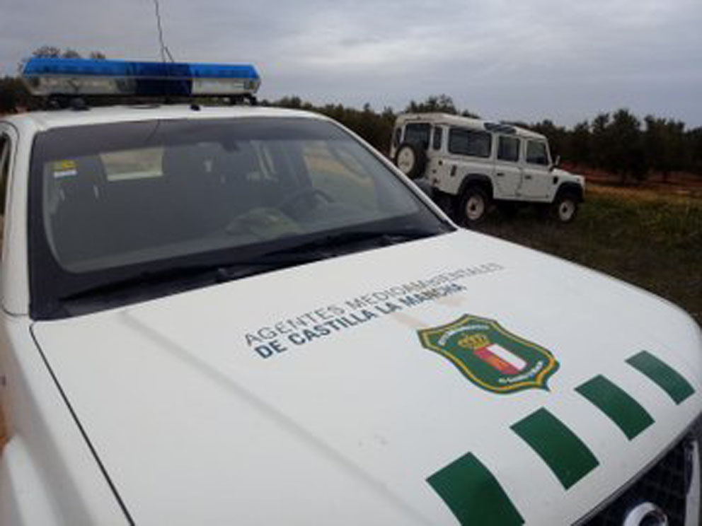 Los Agentes Medioambientales sorprendieron a esta pareja cuando se disponían a pasar el día, tan tranquilamente, en La Hoz del Júcar.