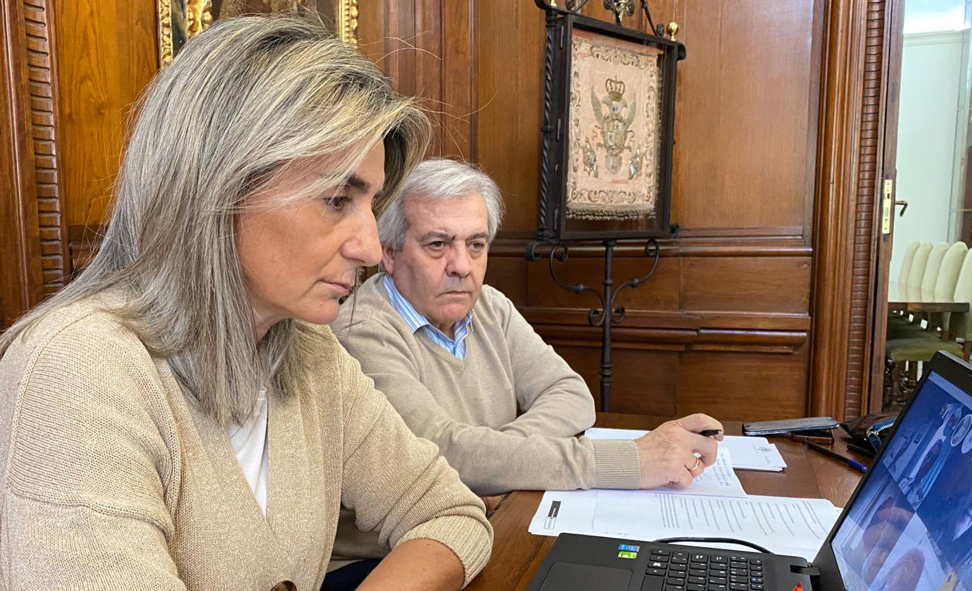 Milagros Tolón, junto al concejal de Movilidad y Seguridad Ciudadana, Juanjo Pérez del Pino.