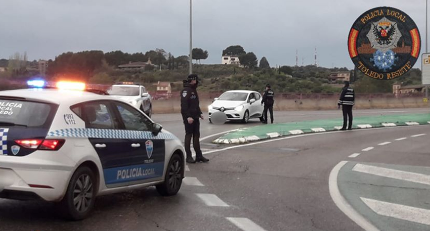 La Policía Local de Toledo, en uno de los controles que hizo en el comienzo de la Semana Santa.