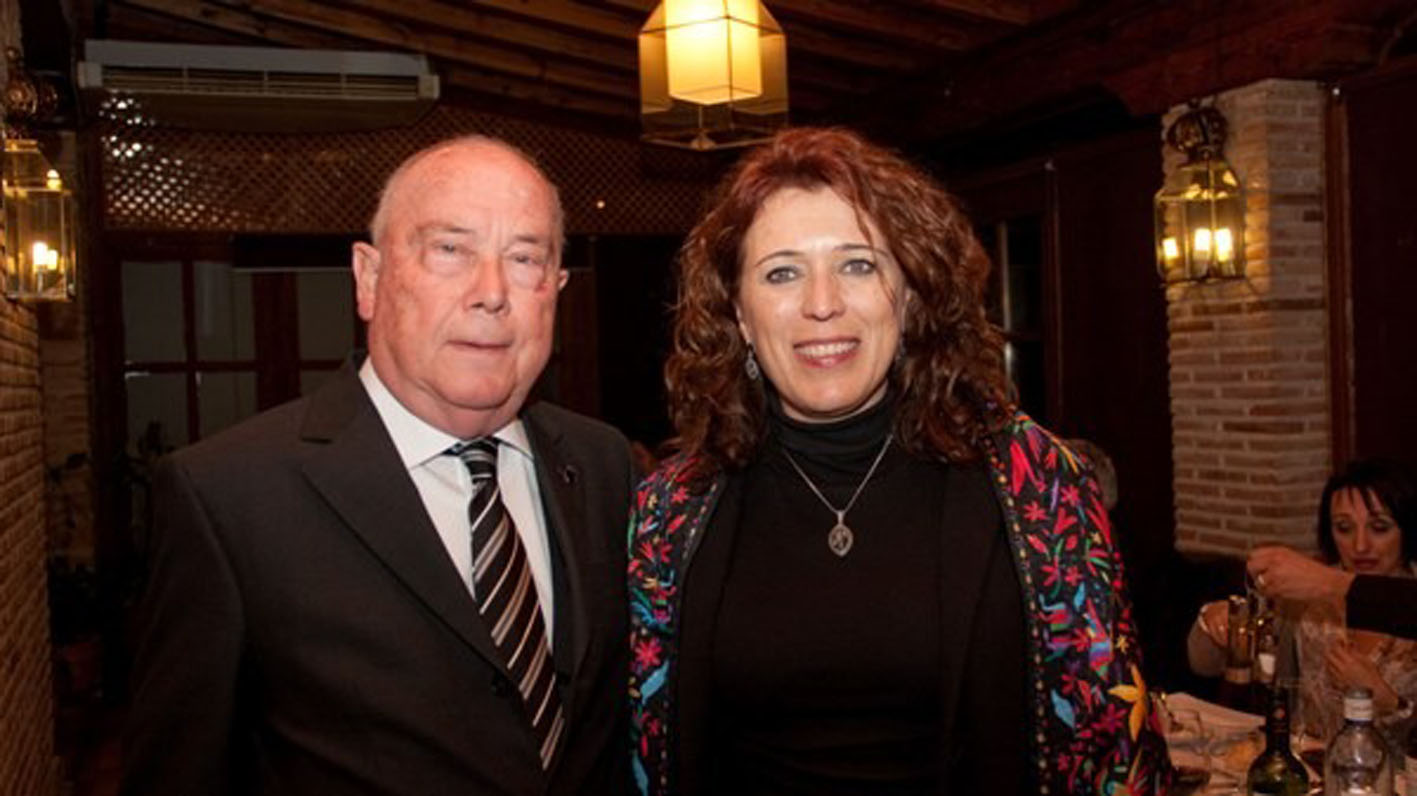 Luis Alba, el guía por excelencia de Toledo, junto a Almudena Cencerrado, la toledana presidenta de los guías españoles.