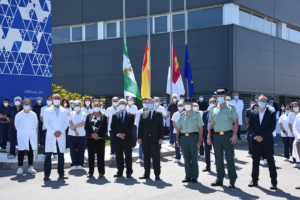 Page, durante el minuto de silencio en la empresa Valquer, en Villaminaya (Toledo).