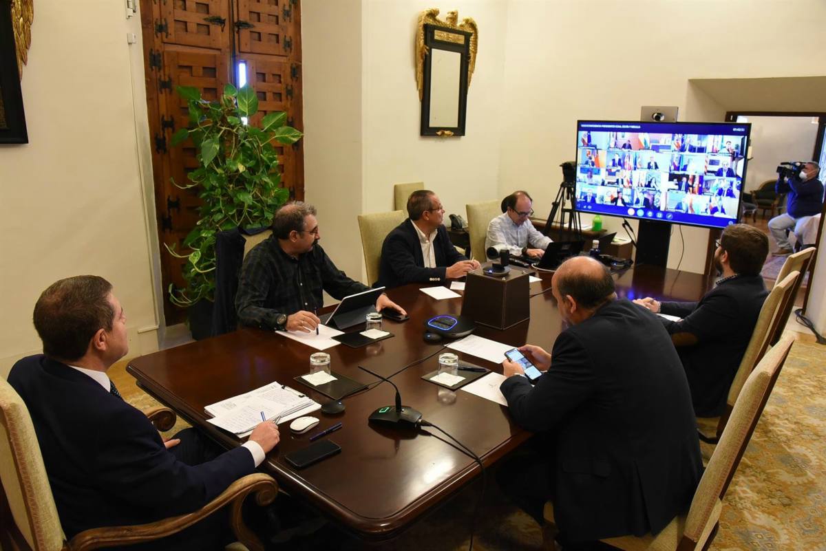 Reunión de presidentes autonómicos con Pedro Sánchez, desde el Palacio de Fuensalida de Toledo.