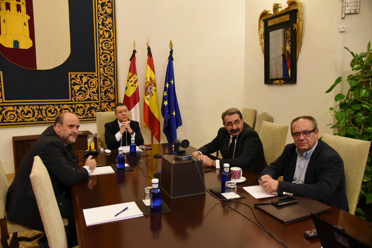 Page durante la videoconferencia entre presidentes autonómicos y Pedro Sánchez.