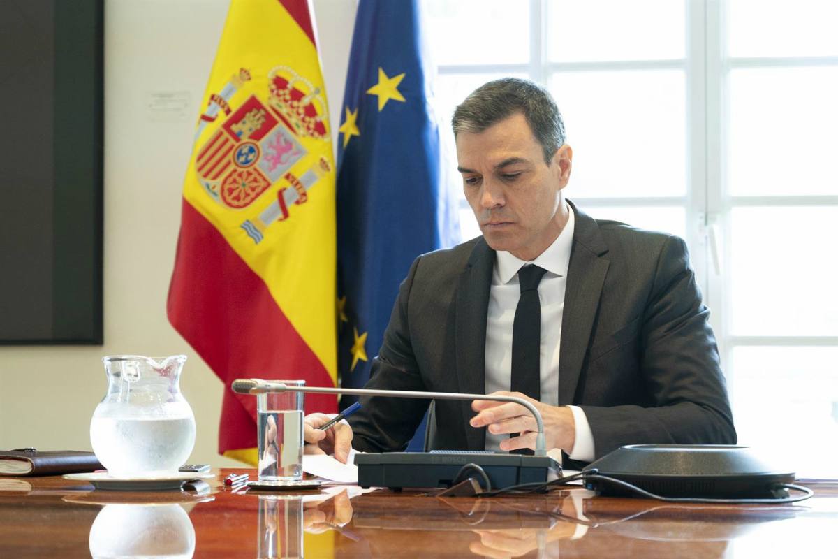 Pedro Sánchez durante la videoconferencia con los presidentes autonómicos.