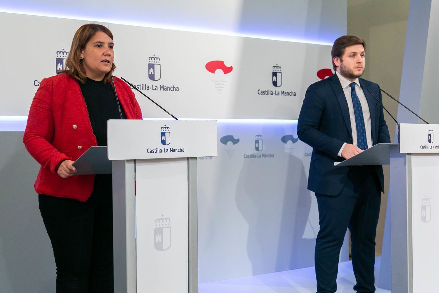 Tita García Élez, alcaldesa de Talavera; y Nacho Hernando, consejero de Fomento.