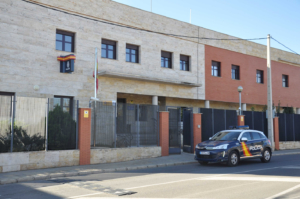 Fachada de la Comisaría de la Policía Nacional en Valdepeñas.
