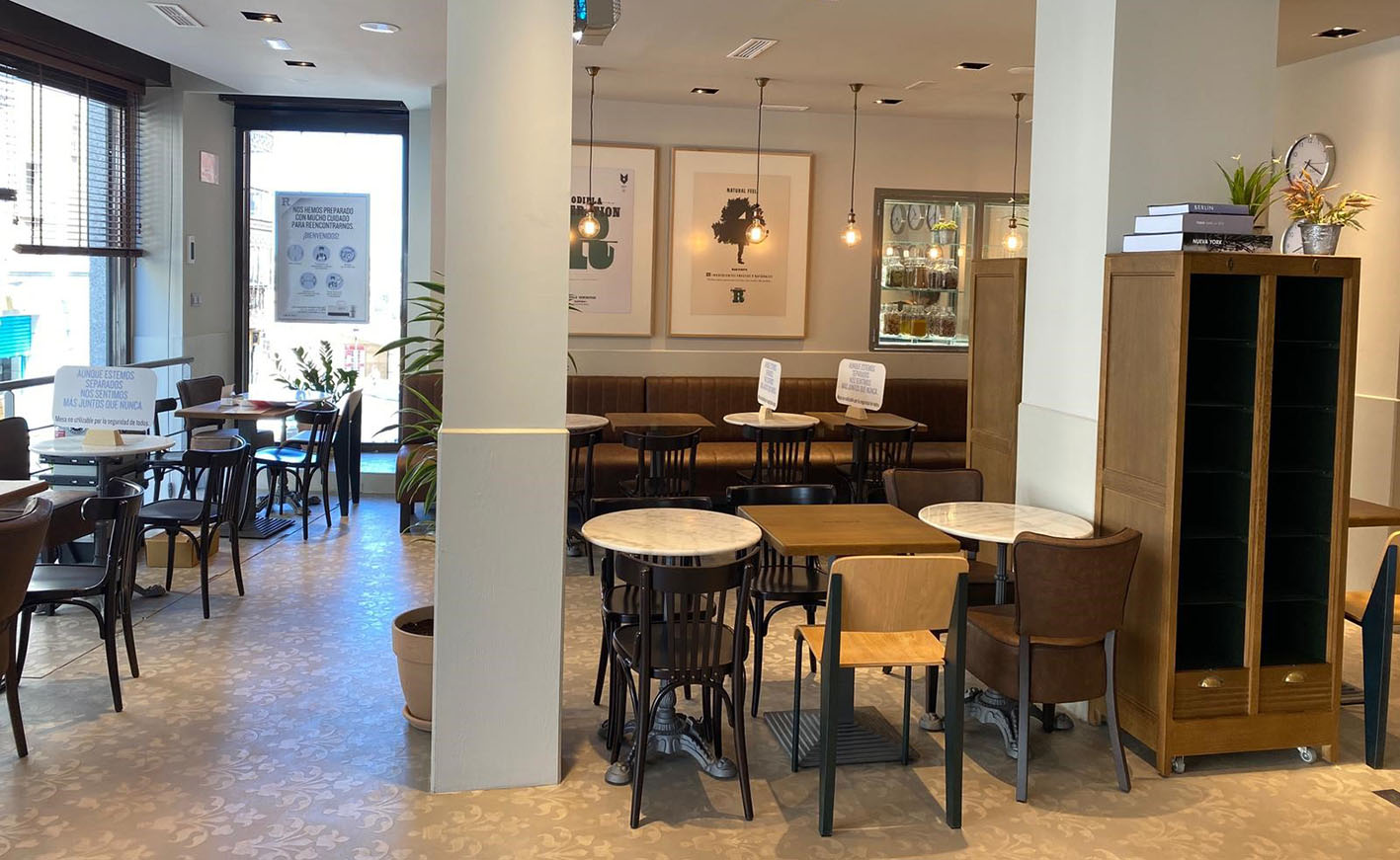 Interior del restaurante Rodilla en Toledo, abierto en la calle Armas.