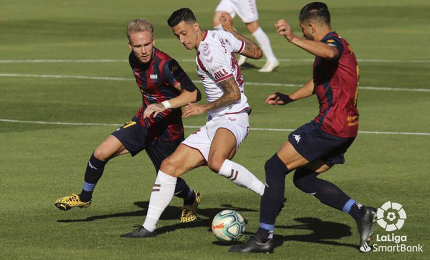 El gol de Mesa saca del atolladero al Albacete.