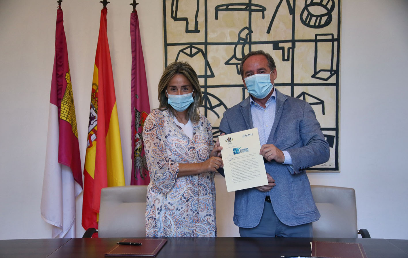 Milagros Tolón, alcaldesa de Toledo; y Ángel Nicolás, presidente de Fedeto.