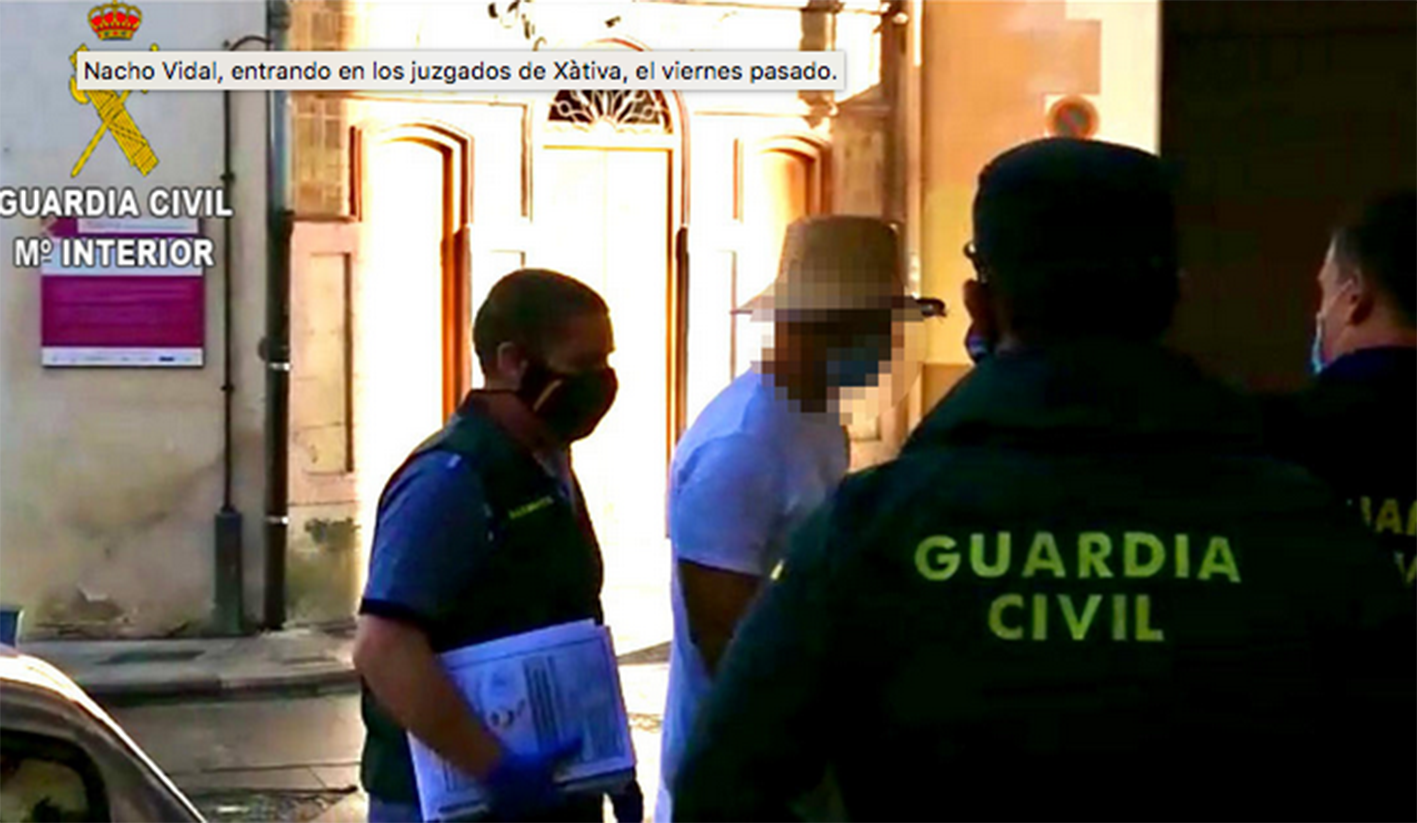 Nacho Vidal, en el momento de ser detenido por la Guardia Civil. Más tarde sería puesto en libertad provisional.